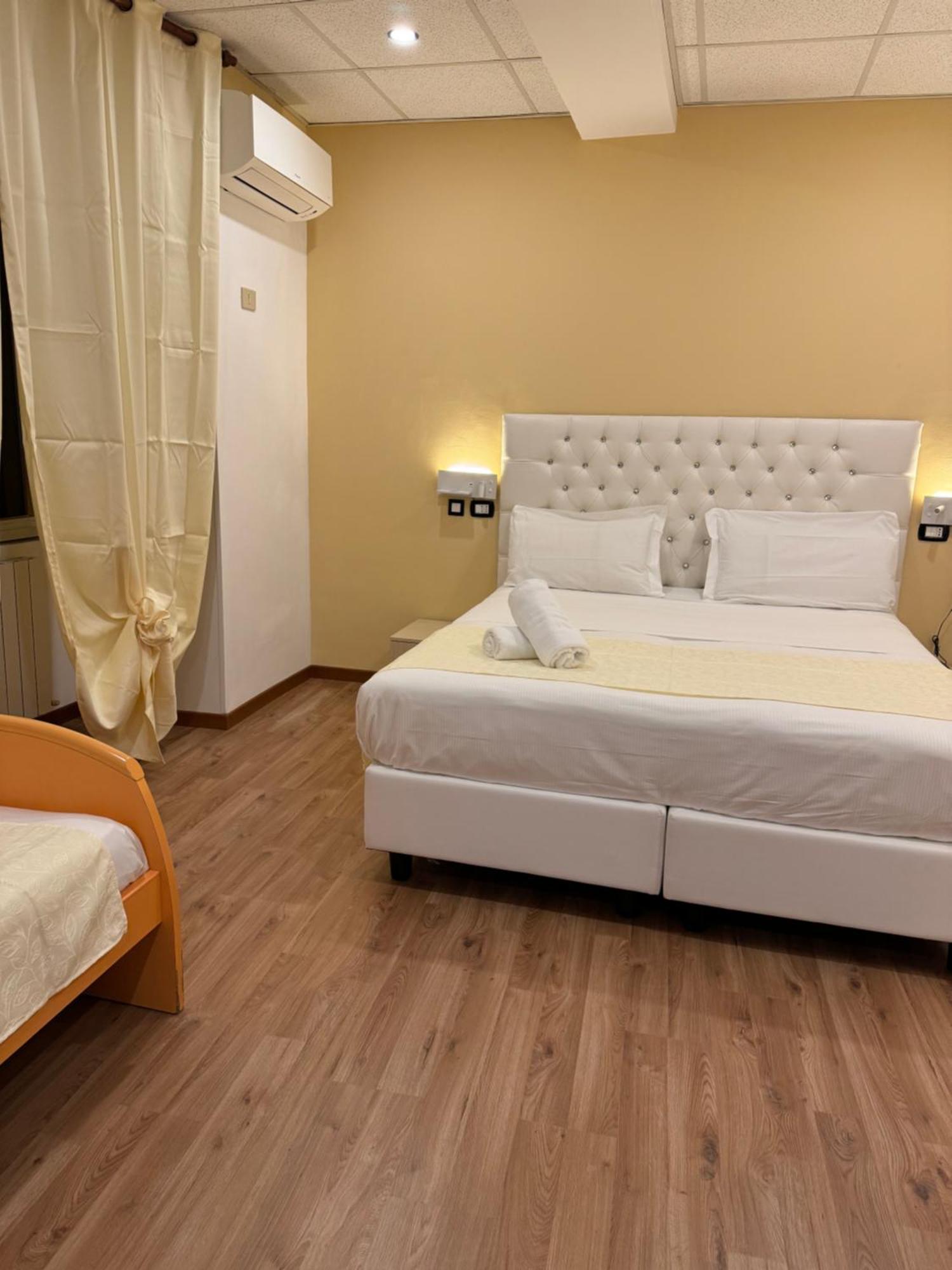 Hotel Veronese Cenova Dış mekan fotoğraf