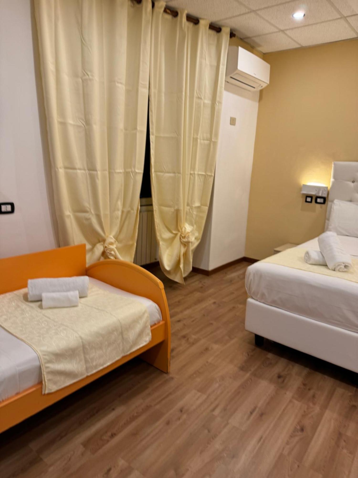 Hotel Veronese Cenova Dış mekan fotoğraf